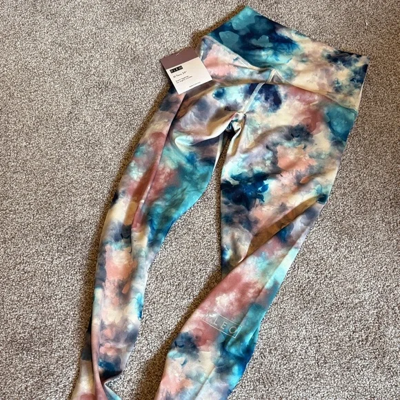 NWT FLEO leggings - SO fun - Picture 2 of 3